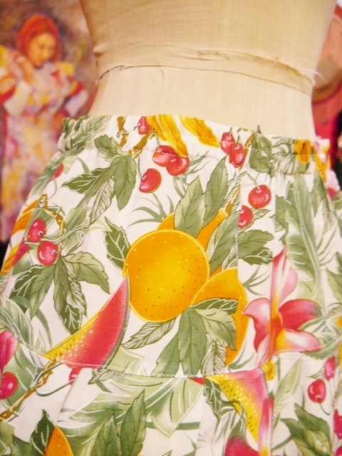 ヨーロッパ古着レトロボタニカルフルーツ柄スカート | 大阪・阿部野の 