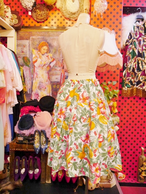 ヨーロッパ古着レトロボタニカルフルーツ柄スカート | 大阪・阿部野の