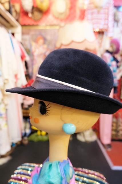 ヨーロッパ古着スイス製フェザー付レトロモダン帽子 | 大阪・阿部野の 