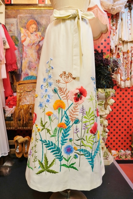 ヨーロッパ古着70s花柄刺繍ヴィンテージラップスカート | 大阪・阿部野 ...