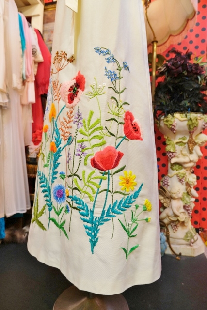 ヨーロッパ古着70s花柄刺繍ヴィンテージラップスカート | 大阪・阿部野 