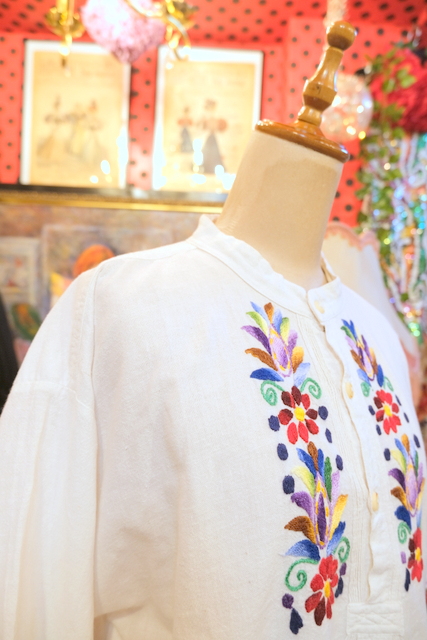ヨーロッパ古着花柄刺繍レトロヒッピーシャツ | 大阪・阿部野の 