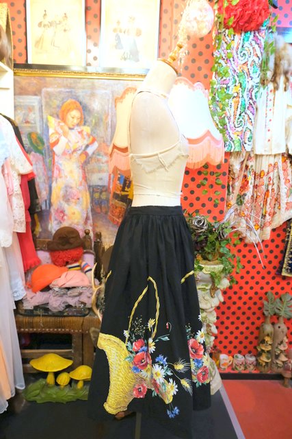 ヨーロッパ古着50s60sアンティーク花柄スカート | 大阪・阿部野の