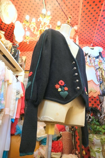 ヨーロッパ古着ガーリー花柄刺繍チロルカーディガン | 大阪・阿部野の