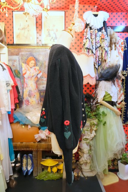 ヨーロッパ古着ガーリー花柄刺繍チロルカーディガン | 大阪・阿部野の