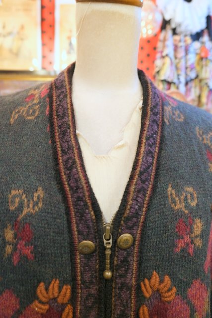 ヨーロッパ古着レトロモダン花柄刺繍ジャケット | 大阪・阿部野の 