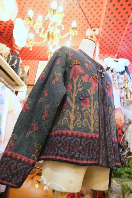 ヨーロッパ古着レトロモダン花柄刺繍ジャケット | 大阪・阿部野の