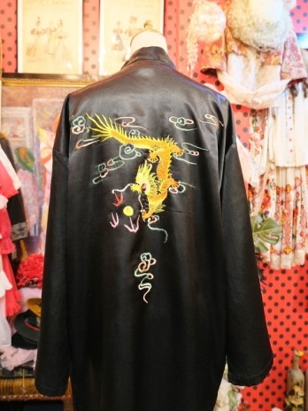 ヨーロッパ古着龍刺繍チャイナガウンコート羽織 | 大阪・阿部野の 