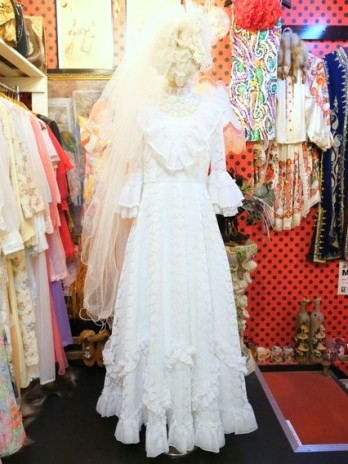 ヨーロッパ古着70sヴィンテージ白ウエディングドレス | 大阪・阿部野の